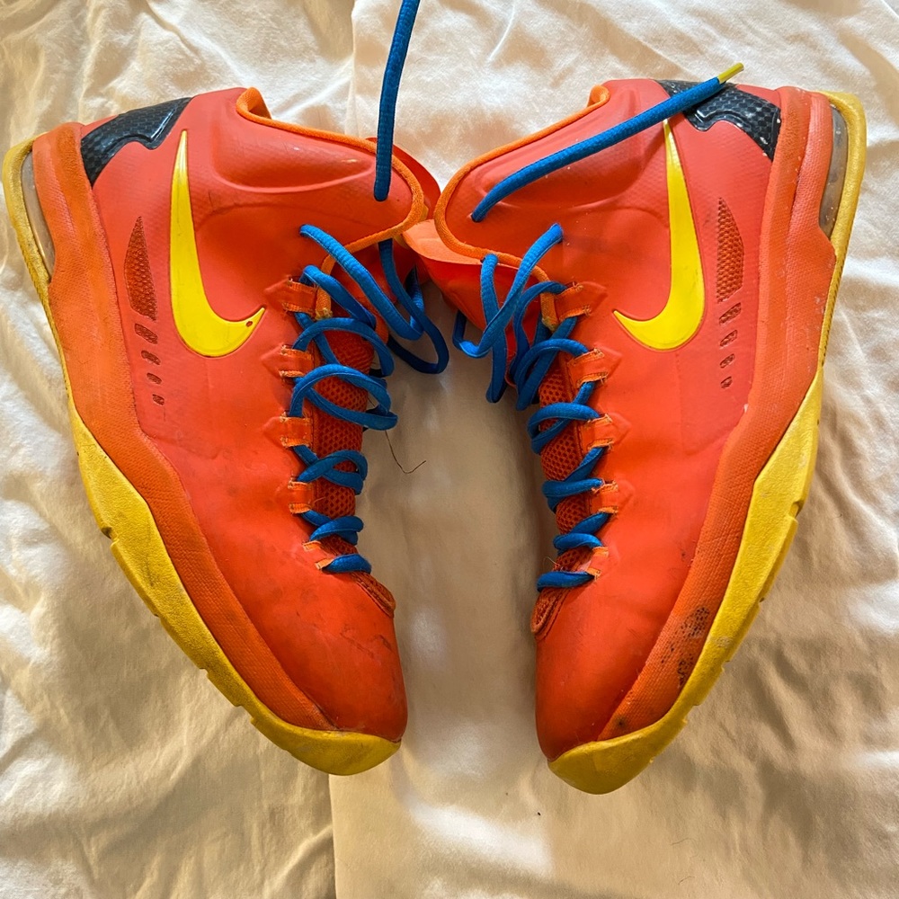 Nike KD Team Orange size 6 youth